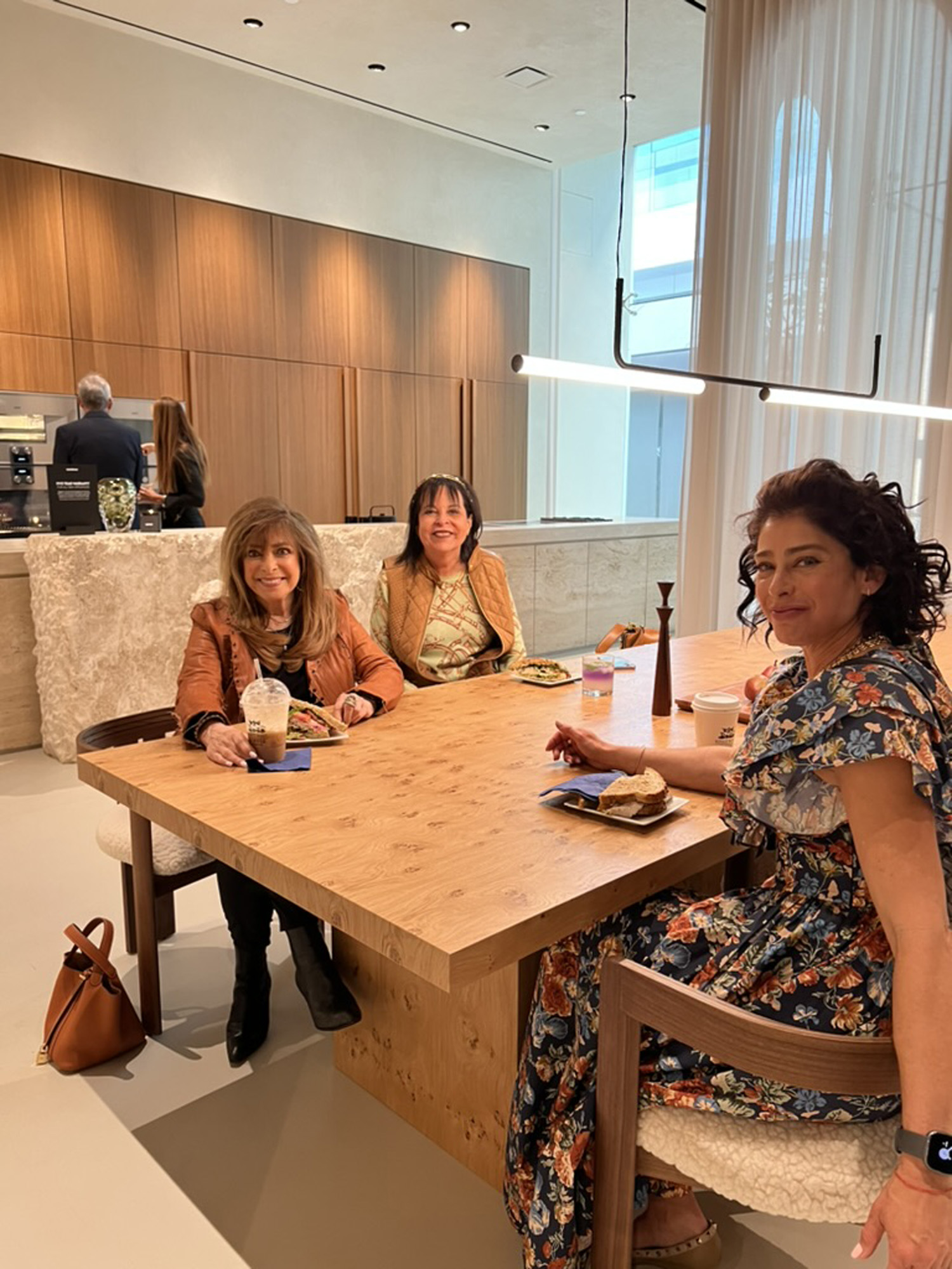 4391DD20 6AA6 4565 8212 2439418373D5 1 105 c