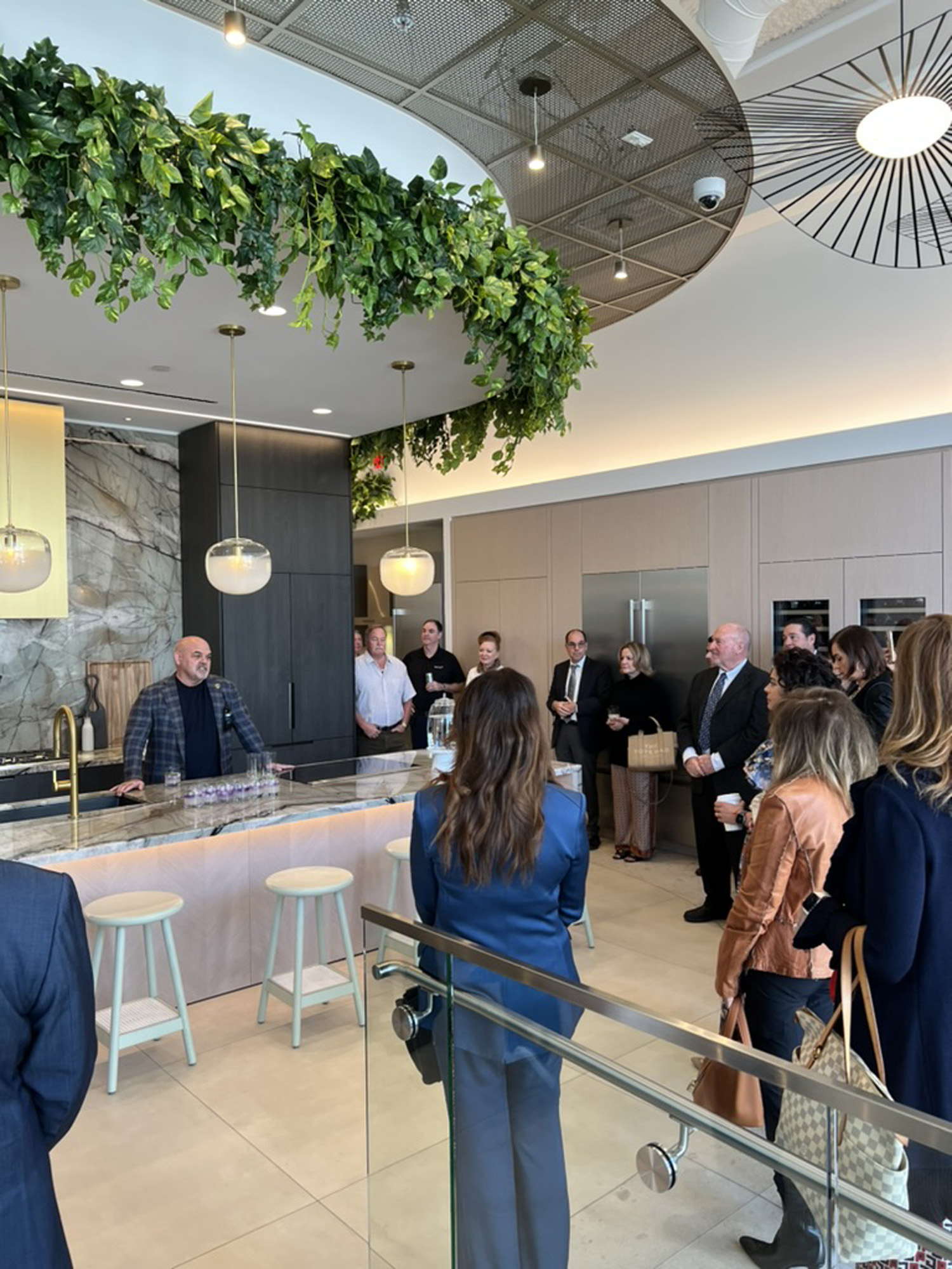 9149AEE5 0A15 426F B5B0 37A2844ED78D 1 105 c